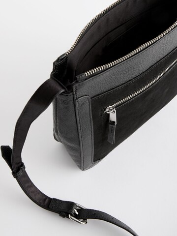 Next Messenger in Black