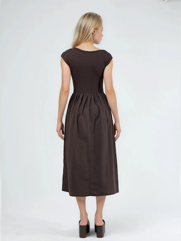 Robe Busem en marron