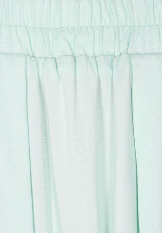 IZIA Skirt in Green