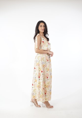 Elara Kleid in Beige