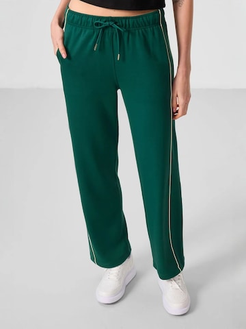 Tommy Life Trousers in Green: front