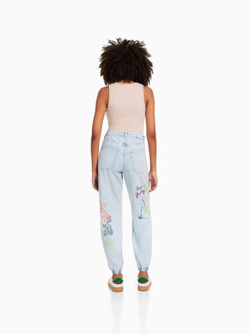 Tapered Jeans di Bershka in blu