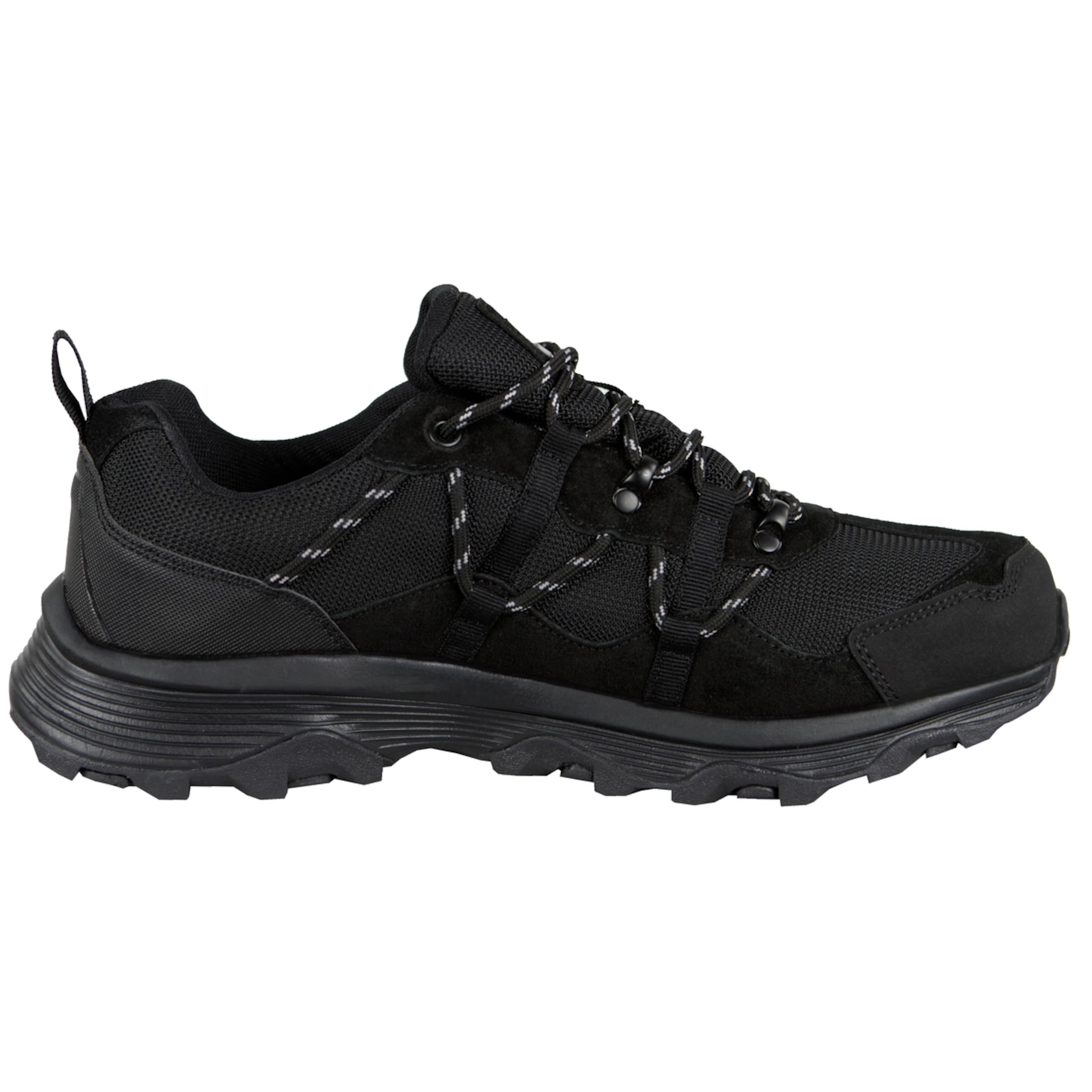 Guggen Mountain Low shoe in Black