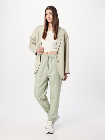 MELAWEAR Tapered Broek 'ARITE' in Groen