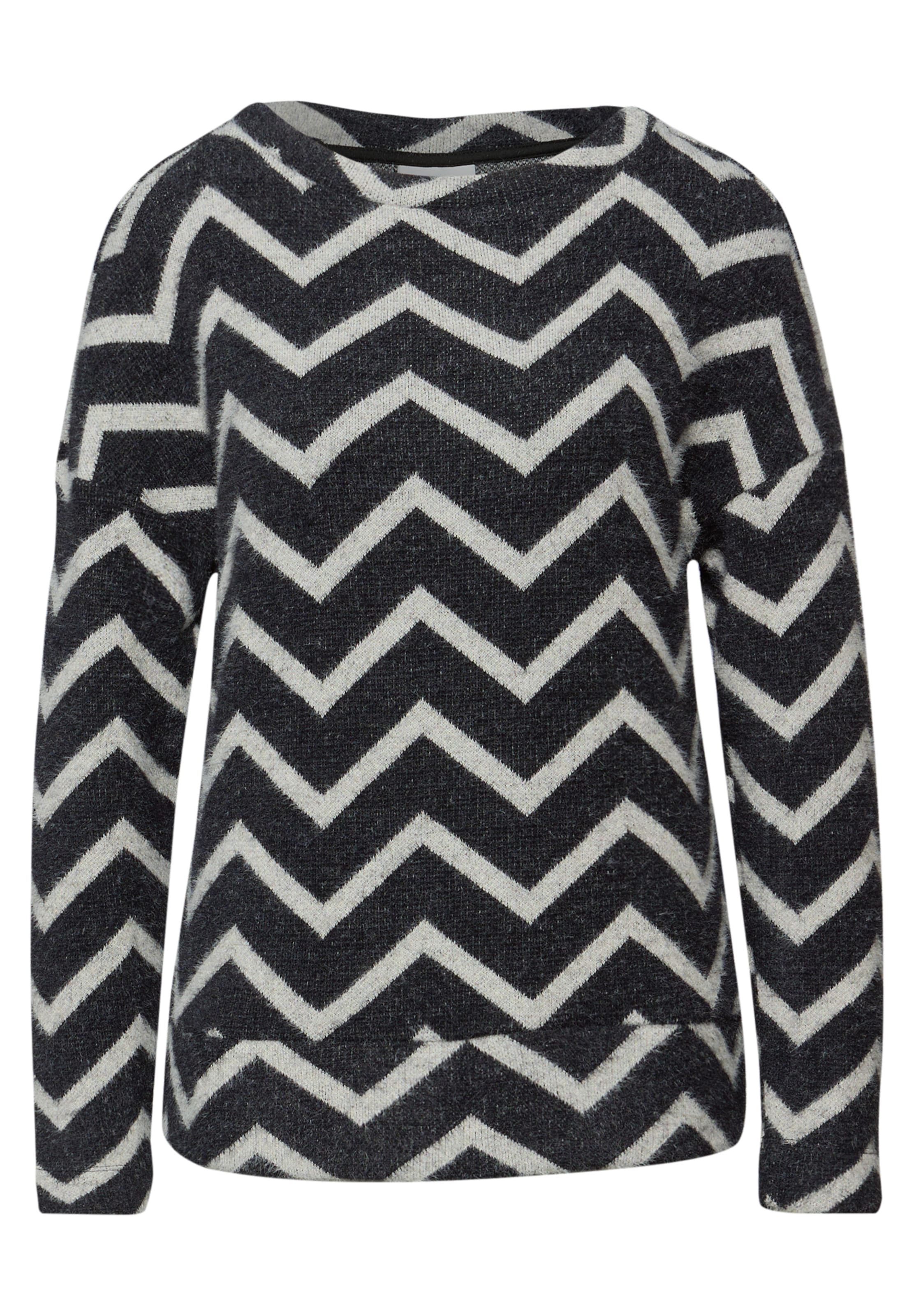 STREET ONE Shirt in Black: front