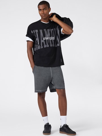 Champion Authentic Athletic Apparel Loosefit Sportshorts in Grau