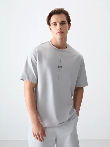 Tommy Life Shirt in Grey: front