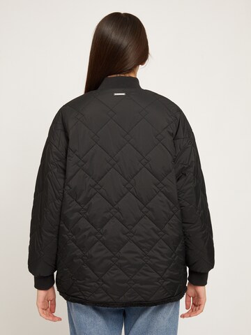 mazine Winterjacke ' Clay Light Down Jacket ' in Schwarz