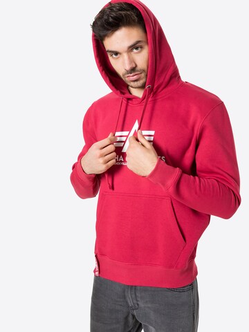 ALPHA INDUSTRIES Sweatshirt in Rood: voorkant