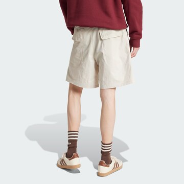 Loosefit Pantalon cargo 'Premium Essentials Utility' ADIDAS ORIGINALS en beige