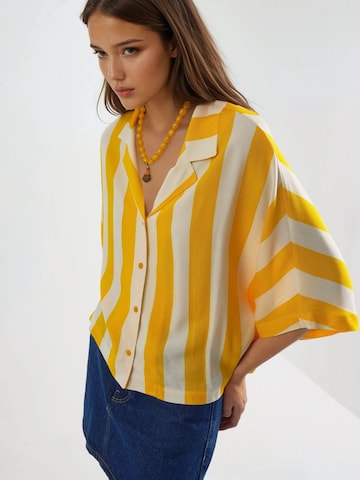 Busem - Blusa em amarelo