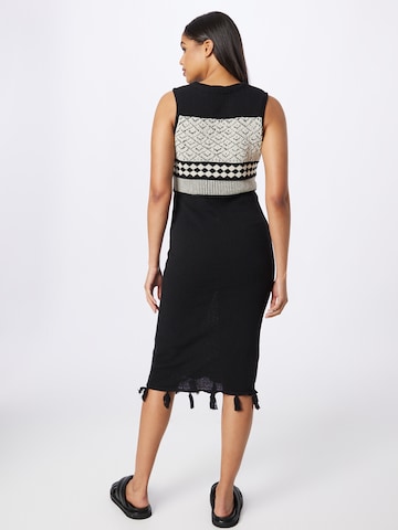 Dorothy Perkins Knitted dress in Black