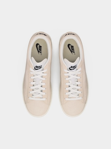 Baskets basses 'CLASSIC' Nike Sportswear en beige