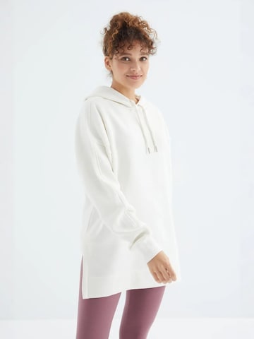 Sweat-shirt Tommy Life en blanc : devant