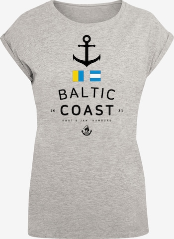 T-shirt 'Ostsee Flaggen' F4NT4STIC en gris : devant