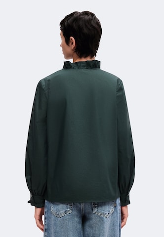 MORE & MORE - Blusa em verde: atrás