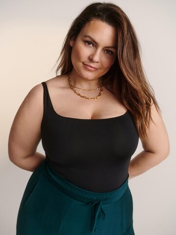 Guido Maria Kretschmer Curvy Топ 'Lene' в Черный: спереди