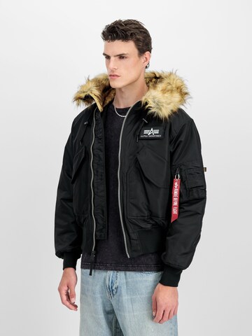 ALPHA INDUSTRIES Kurtka zimowa '45P' w kolorze czarny