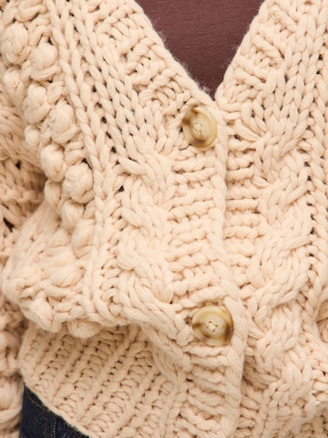 ROUGE EDIT Knit cardigan in Beige