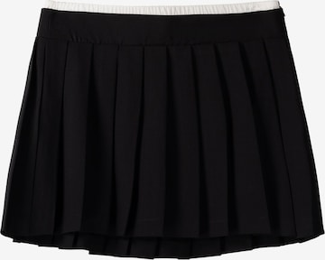 Bershka Skirt in Black: front