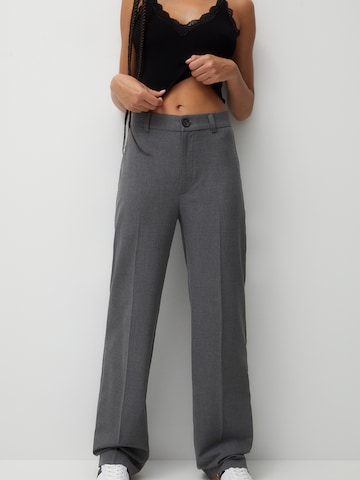 Pull&Bear Wide leg Pleated Pants in Grey: front