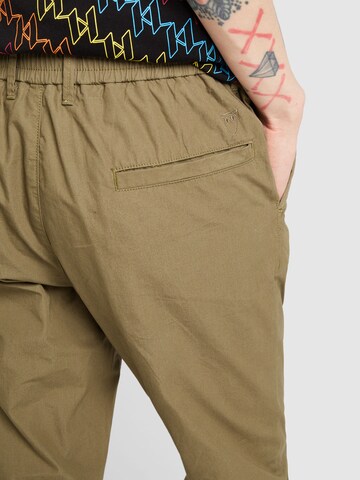 KnowledgeCotton Apparel Regular Trousers in Green