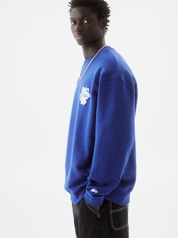 Pull&Bear Sweatshirt i blå