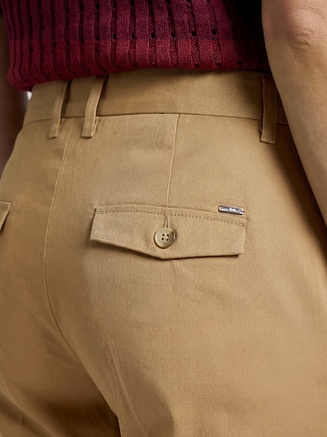 BRAX Slimfit Bundfaltenhose 'Mara S' in Braun