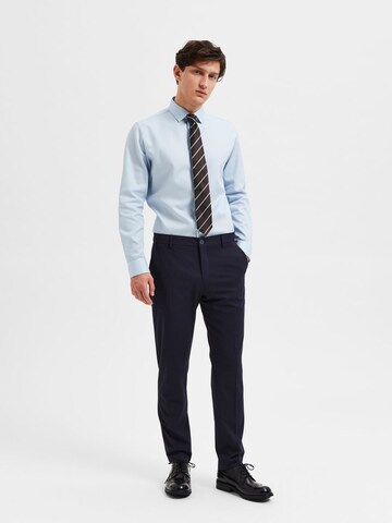 SELECTED HOMME Slimfit Pantalon 'Liam' in Blauw