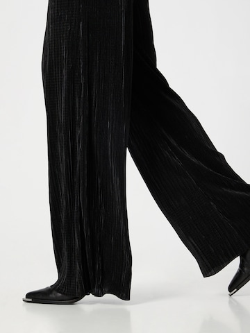 Nasty Gal - Perna larga Calças em preto