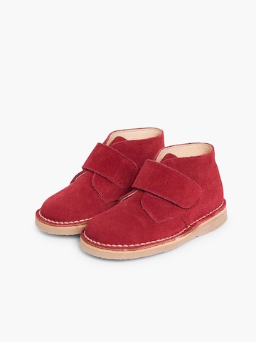 Pisamonas - Botas en rojo