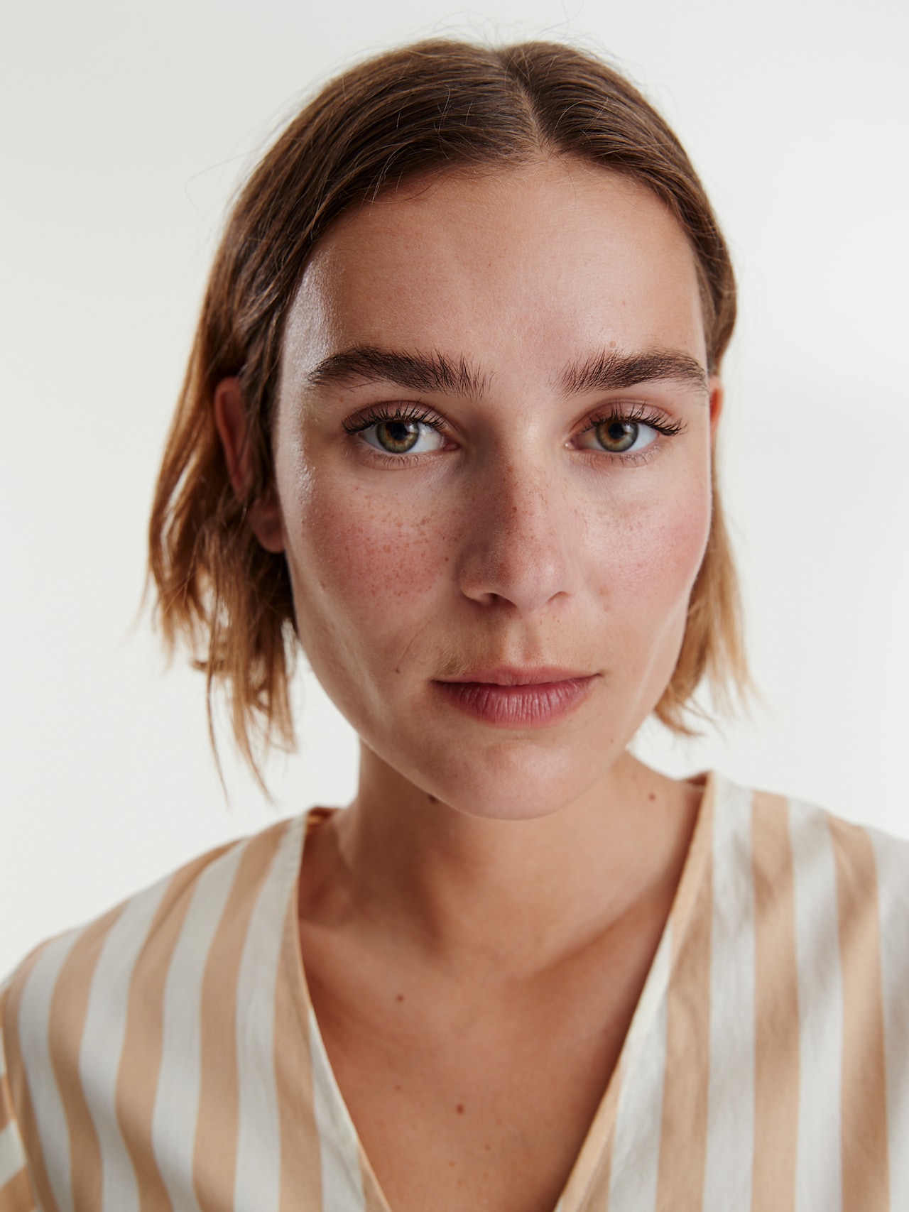 EDITED Kjole 'Caya' beige