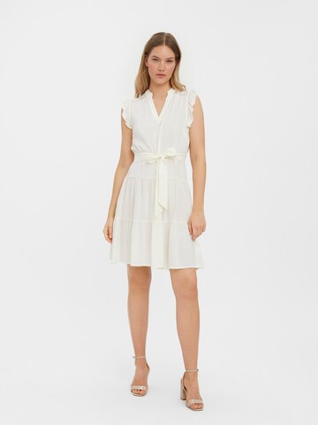 Robe-chemise 'Asta' VERO MODA en blanc