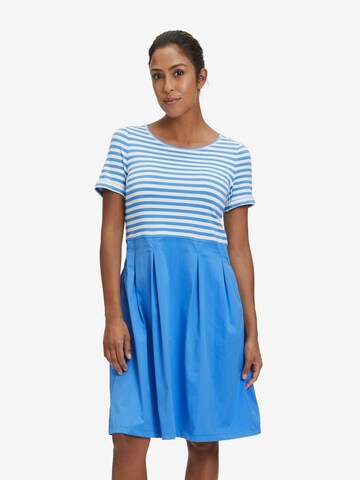 Robe d’été Vera Mont en bleu : devant