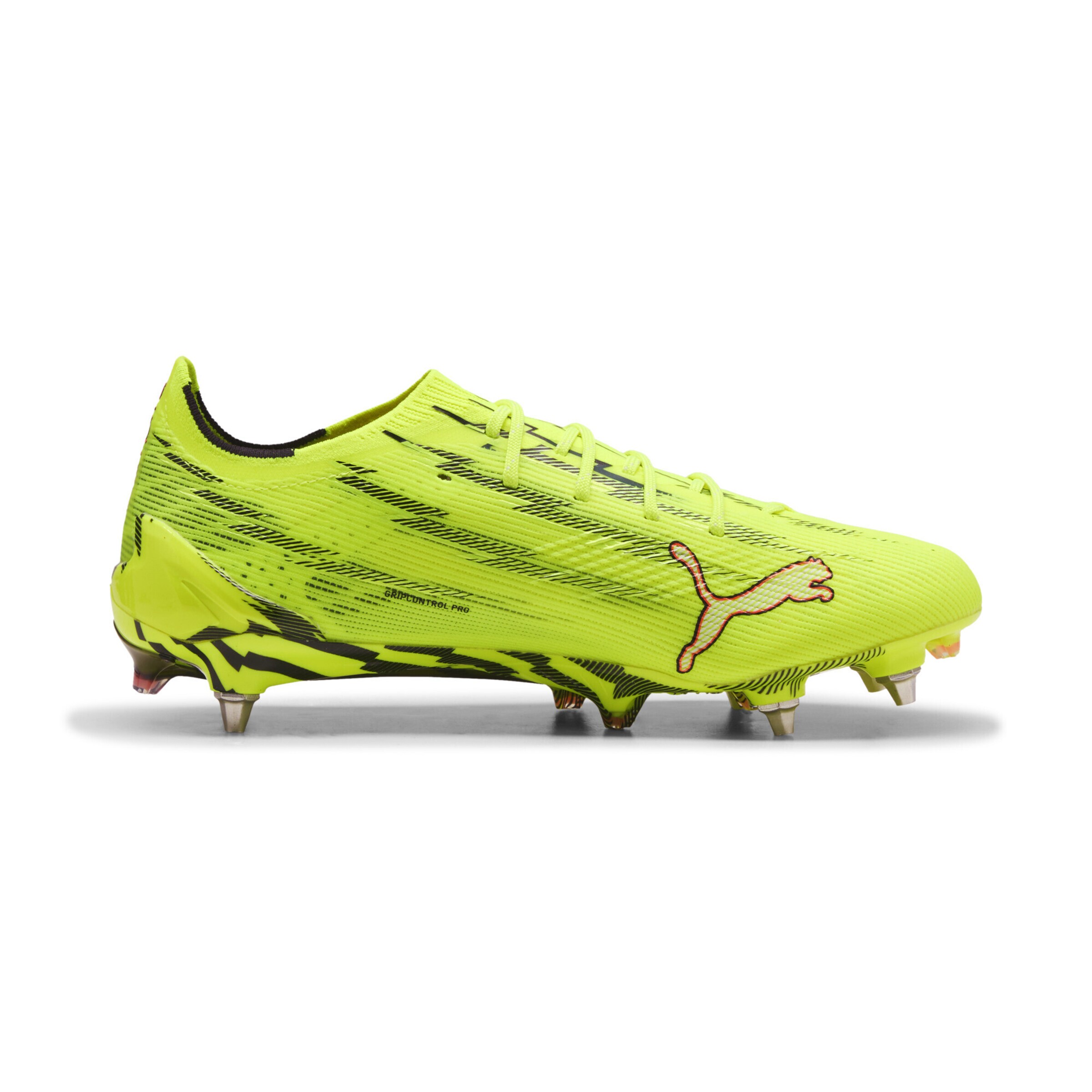 PUMA Soccer shoe 'ULTRA 6 ULTIMATE' in Yellow
