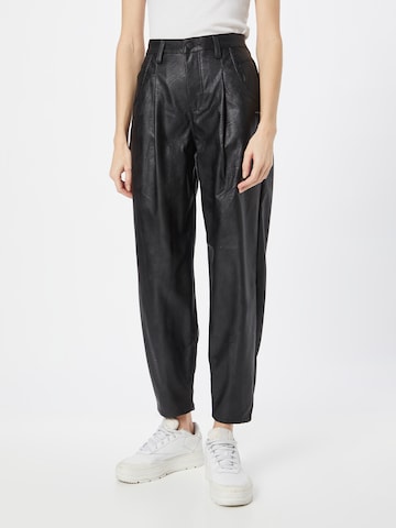 Gang Tapered Pleat-Front Pants 'Silvia' in Black: front