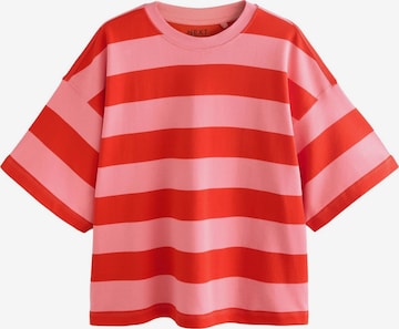 Next Тениска в червено: отпред