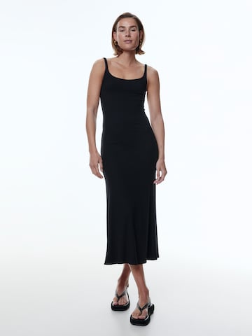 EDITEDLjetna haljina 'Tayla' - crna boja: prednji dio