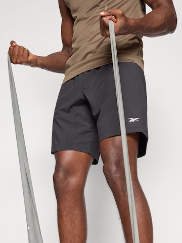 Reebok - Regular Calças de desporto em preto