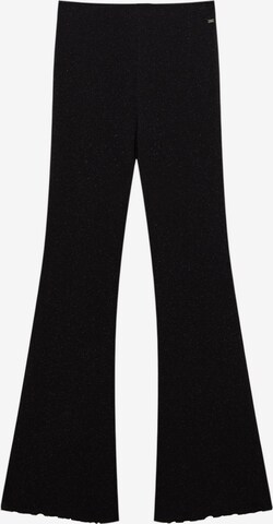 Pull&Bear Rozkloszowany krój Spodnie w kolorze czarny: przód