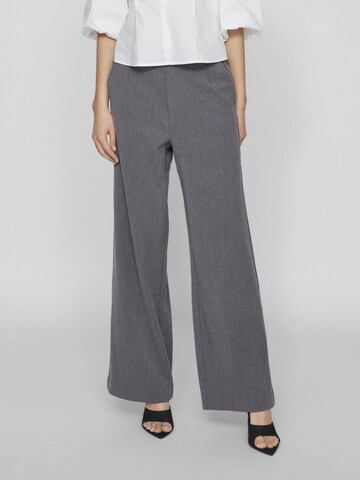 VILA Wide leg Pleat-front trousers 'Varone' in Grey: front