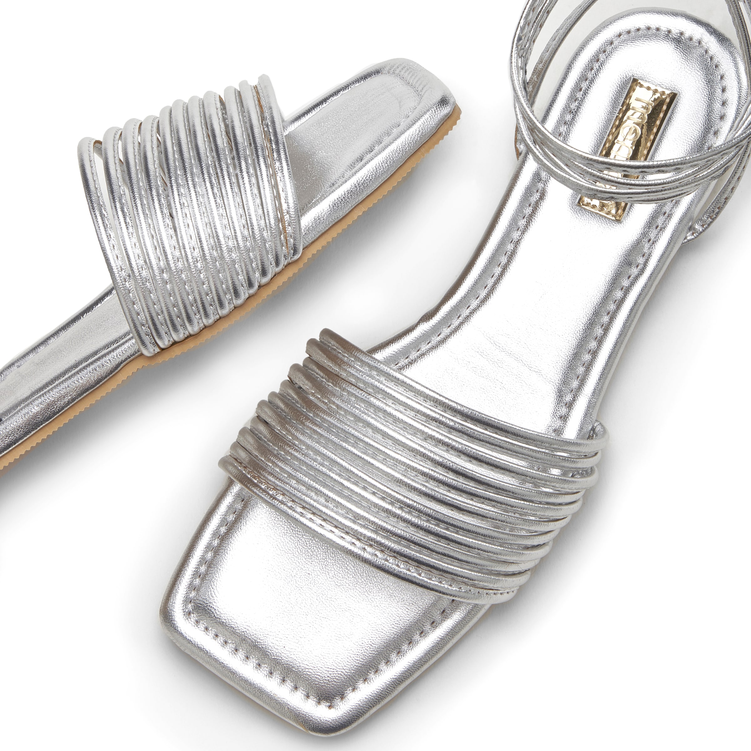 Sandalo con cinturino di LASCANA in argento