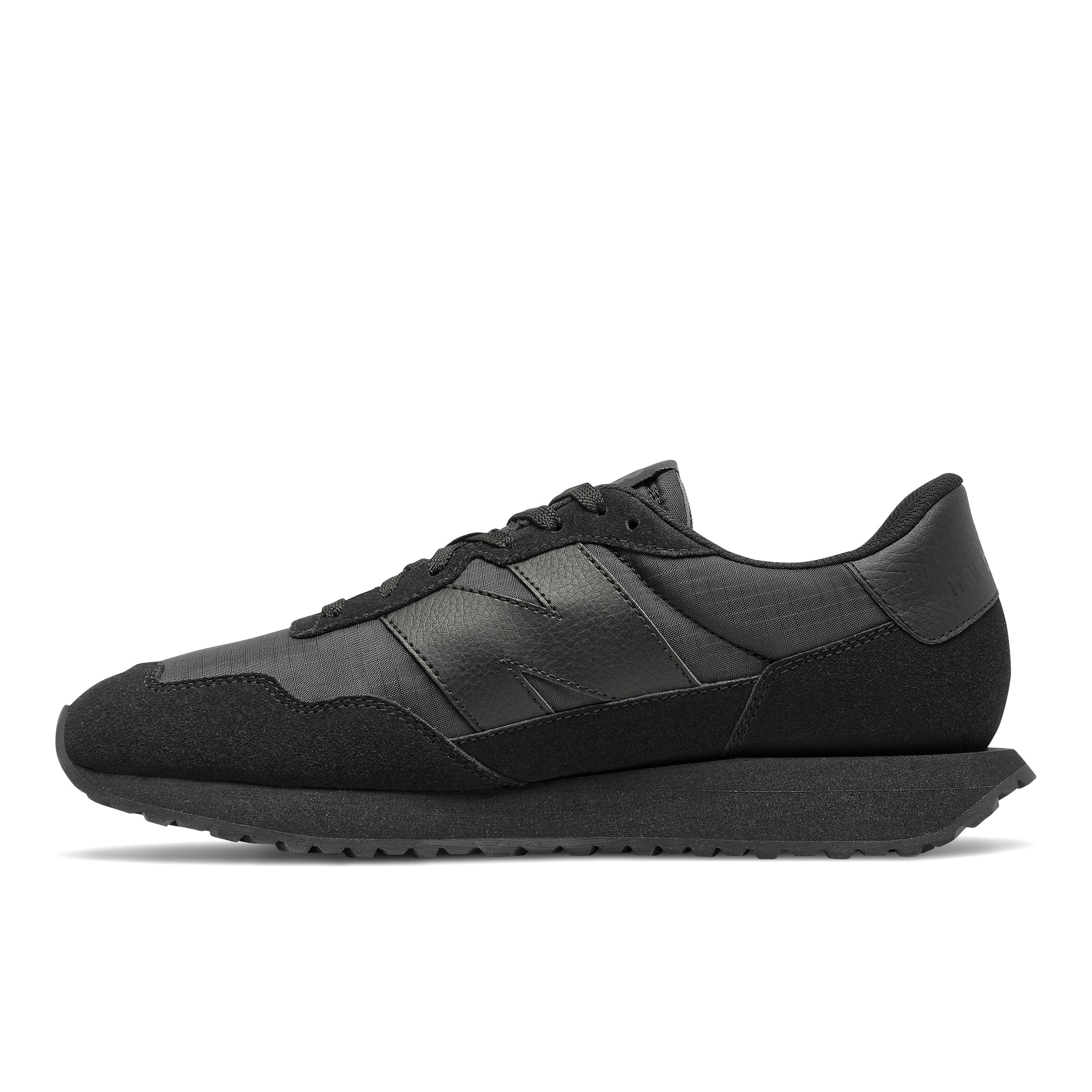 new balance Sneaker '237' in Schwarz: Vorderseite