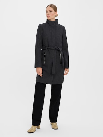 VERO MODA Between-Seasons Coat 'Bessy' in Grey