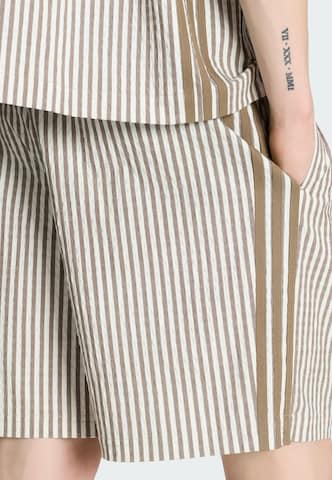 ADIDAS ORIGINALS Loosefit Παντελόνι 'Resort' σε πράσινο