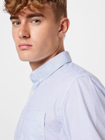 Coupe regular Chemise TOM TAILOR en blanc