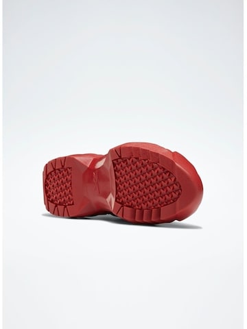 Scarpa sportiva 'X Cardi B Club C V2' di Reebok in rosso