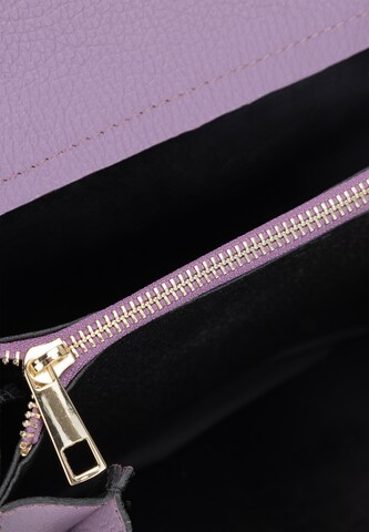 Usha Clutch in Lila