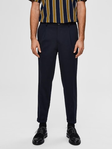 SELECTED HOMME Regular Pleat-Front Pants in Blue: front