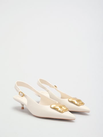 Décolleté sling di Friends Like These in beige